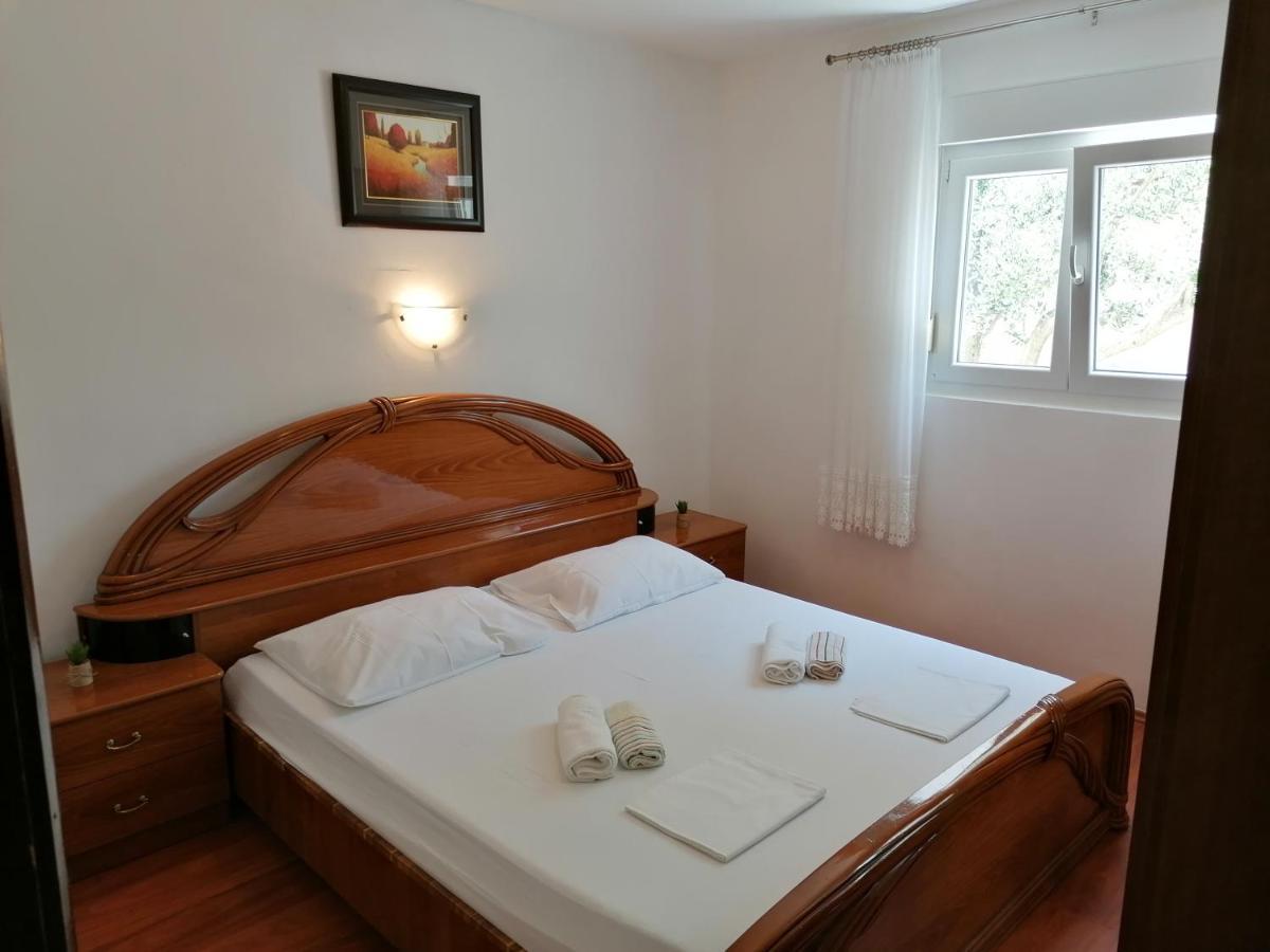 Lota Appartement Starigrad Paklenica